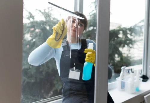 Nettoyage de vitres intérieures et extérieures à Lesneven